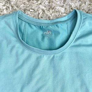 Alo Yoga Cool Fit Workout Top Size Medium